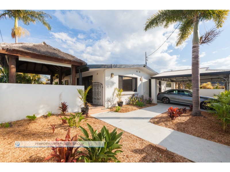 32 Poinciana Boulevard, Broadbeach Waters QLD 4218