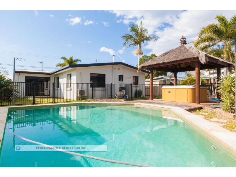 32 Poinciana Boulevard, Broadbeach Waters QLD 4218