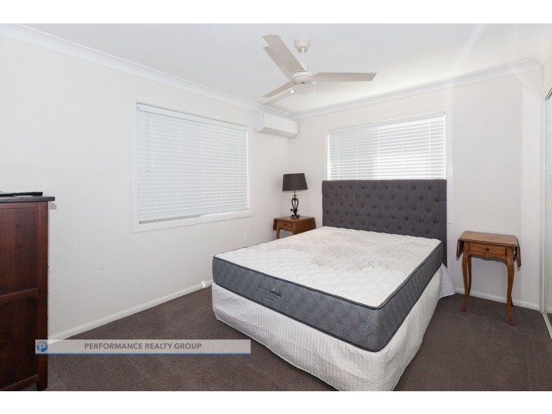 32 Poinciana Boulevard, Broadbeach Waters QLD 4218