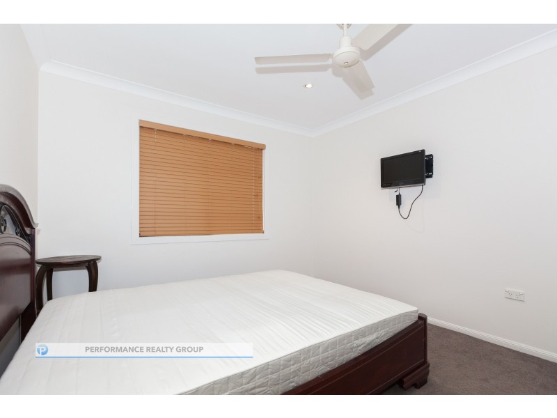 32 Poinciana Boulevard, Broadbeach Waters QLD 4218