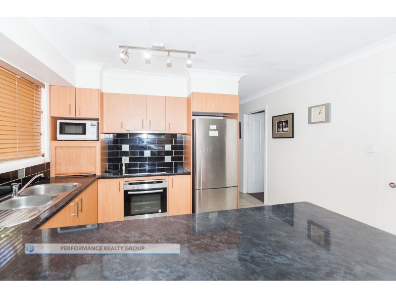 32 Poinciana Boulevard, Broadbeach Waters QLD 4218