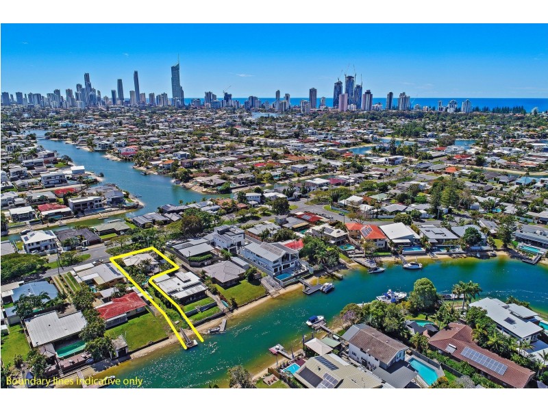 32 Poinciana Boulevard, Broadbeach Waters QLD 4218