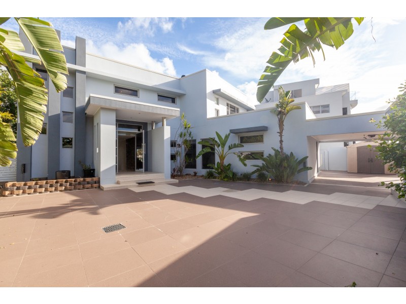 90 Monaco Street, Broadbeach Waters QLD 4218