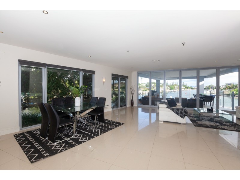 90 Monaco Street, Broadbeach Waters QLD 4218