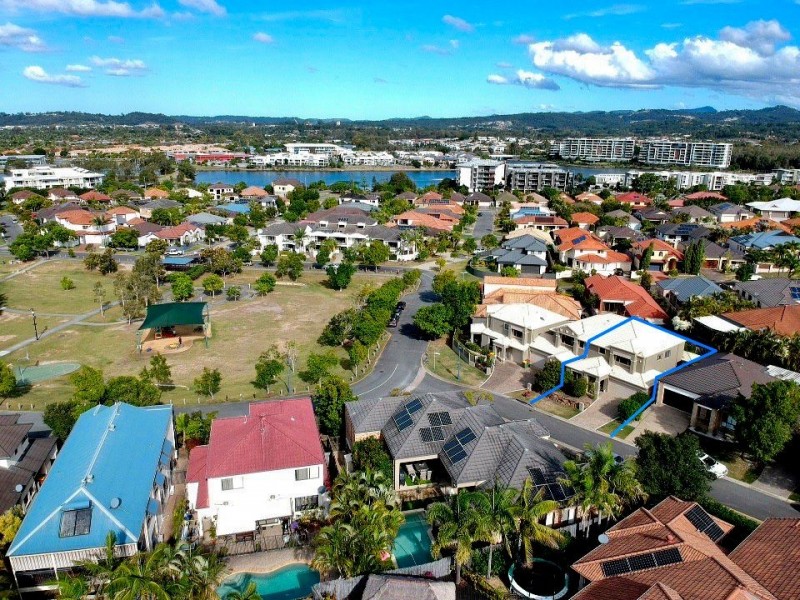 1/2 Duxton Drive, Varsity Lakes QLD 4227