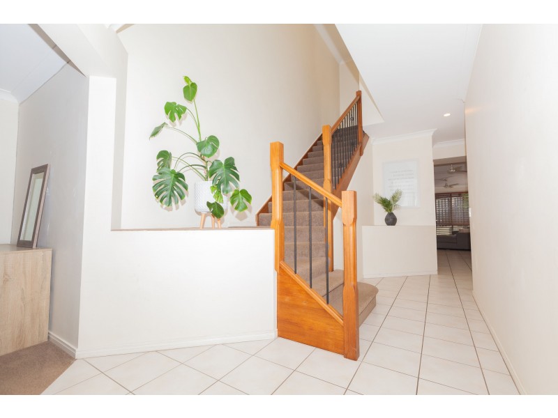 1/2 Duxton Drive, Varsity Lakes QLD 4227