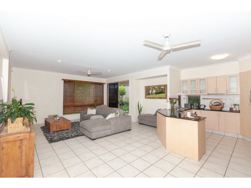 1/2 Duxton Drive, Varsity Lakes QLD 4227