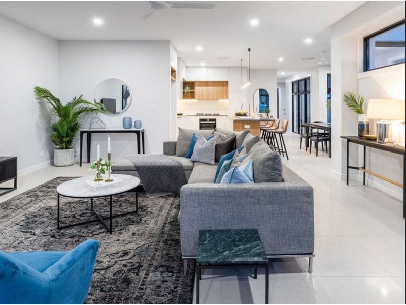 8948 The Point Circuit, Sanctuary Cove QLD 4212