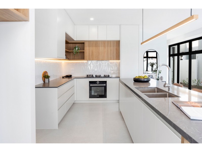 8948 The Point Circuit, Sanctuary Cove QLD 4212