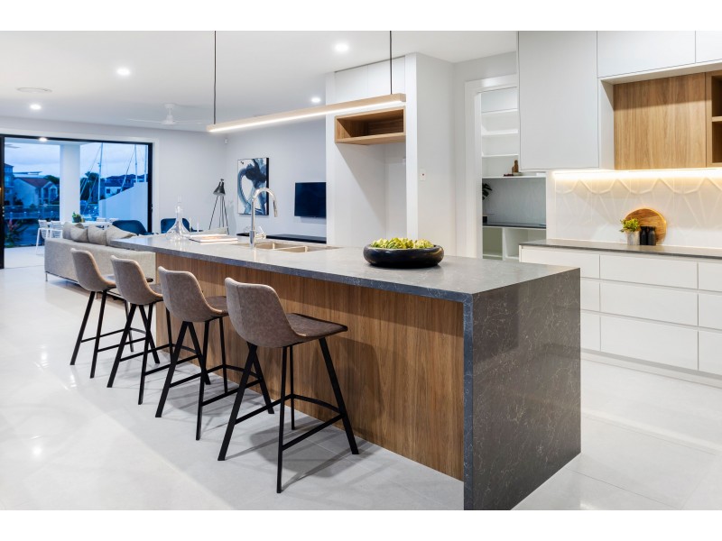 8948 The Point Circuit, Sanctuary Cove QLD 4212