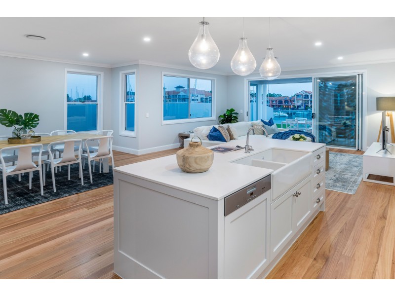 8949 The Point Circuit, Sanctuary Cove QLD 4212