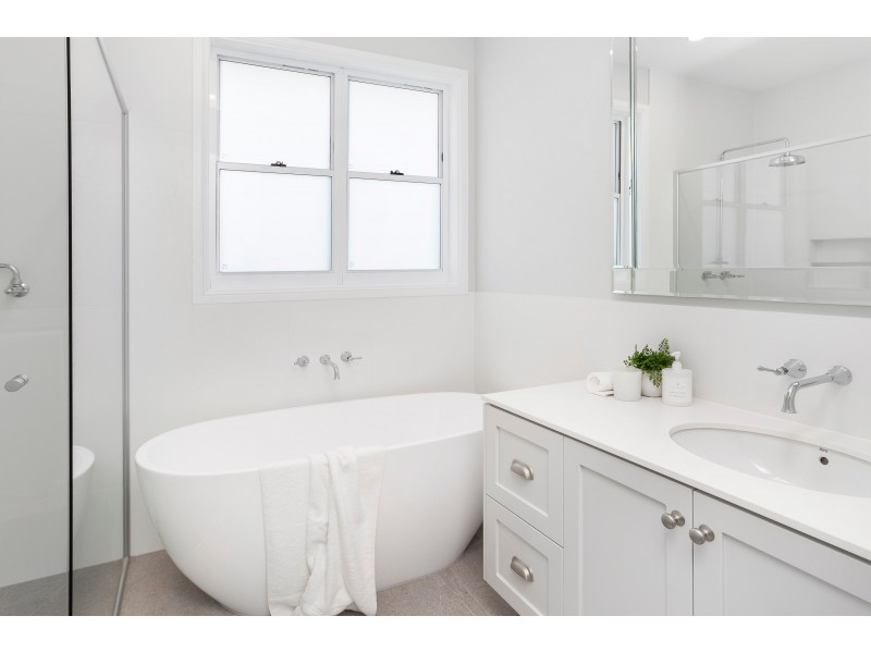 8949 The Point Circuit, Sanctuary Cove QLD 4212