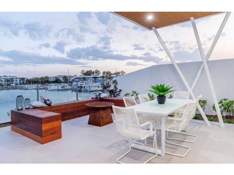 8936 The Point Circuit, Sanctuary Cove QLD 4212