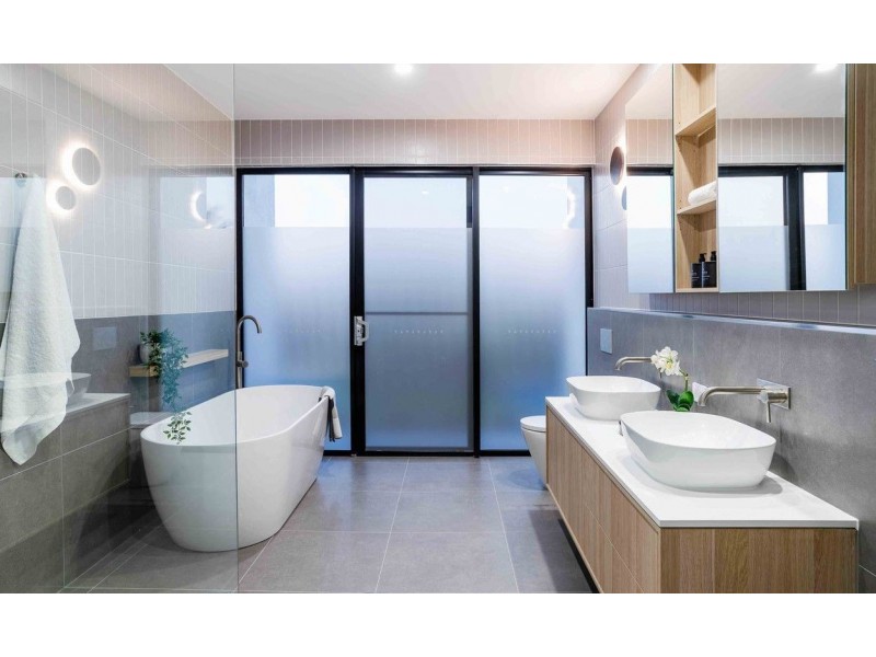 8936 The Point Circuit, Sanctuary Cove QLD 4212