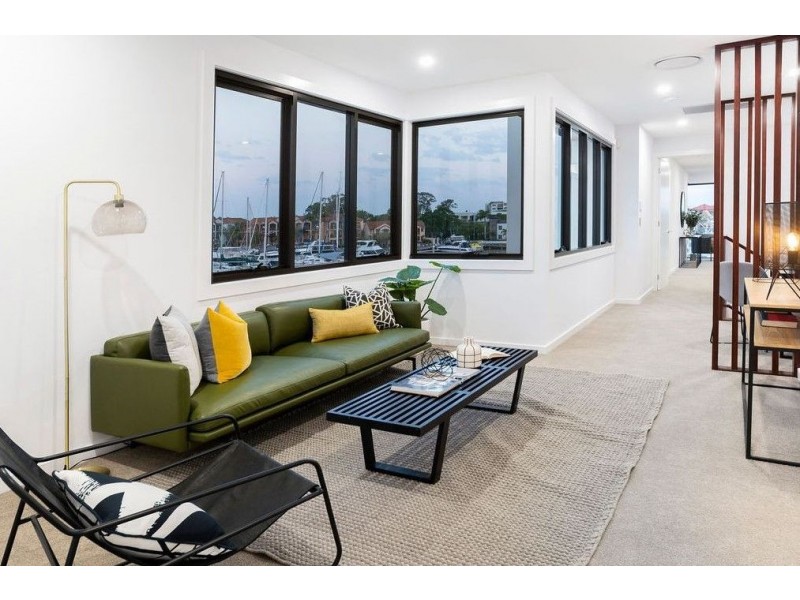 8936 The Point Circuit, Sanctuary Cove QLD 4212