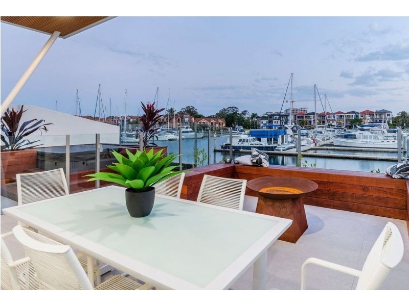 8936 The Point Circuit, Sanctuary Cove QLD 4212