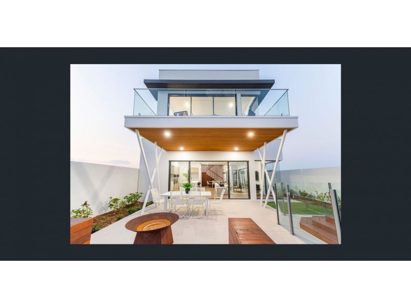 8936 The Point Circuit, Sanctuary Cove QLD 4212
