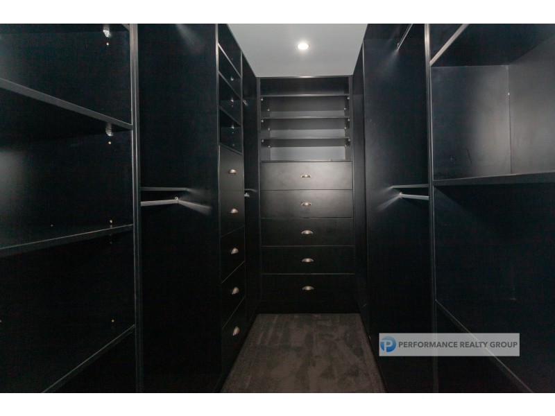 2/39 Holland Court, Broadbeach Waters QLD 4218