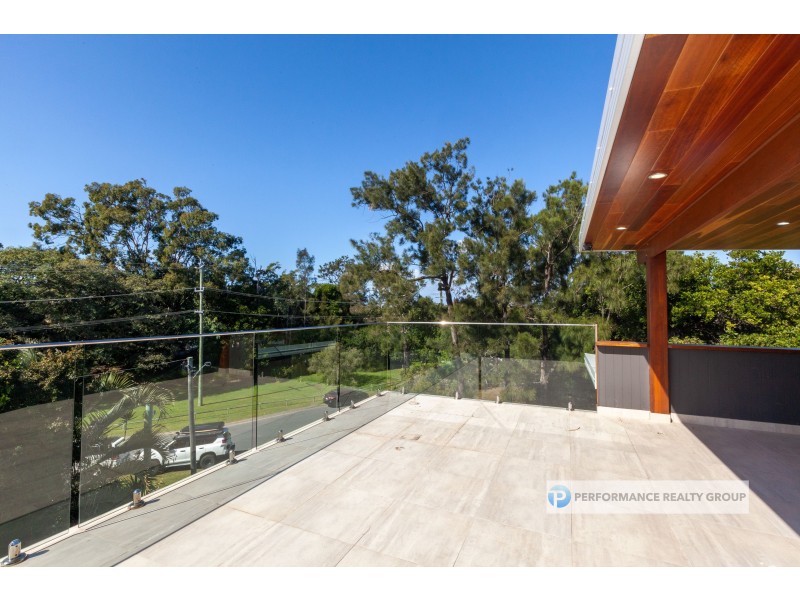 2/39 Holland Court, Broadbeach Waters QLD 4218