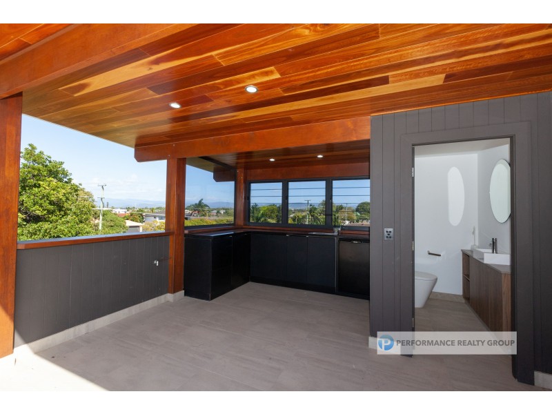 2/39 Holland Court, Broadbeach Waters QLD 4218