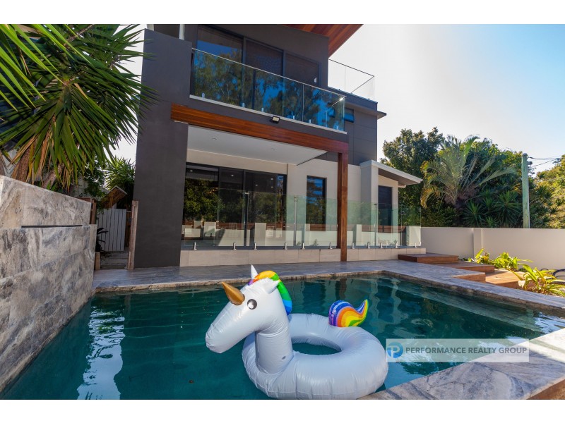 2/39 Holland Court, Broadbeach Waters QLD 4218