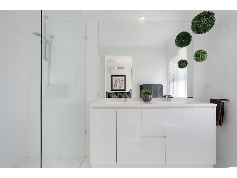 48/50 Saint Kevins Avenue, Benowa QLD 4217