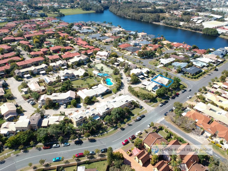 48/50 Saint Kevins Avenue, Benowa QLD 4217