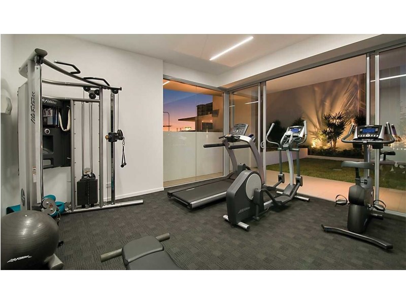 104/25 Surf Parade, Broadbeach QLD 4218