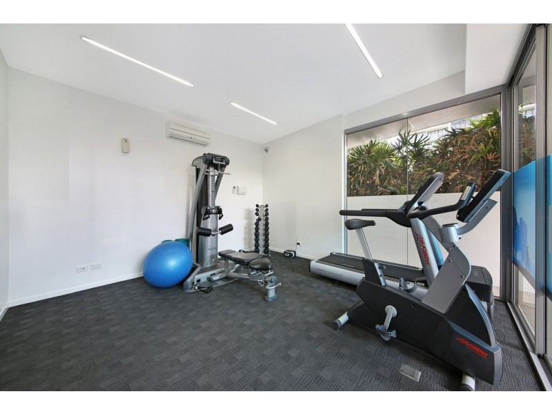104/25 Surf Parade, Broadbeach QLD 4218
