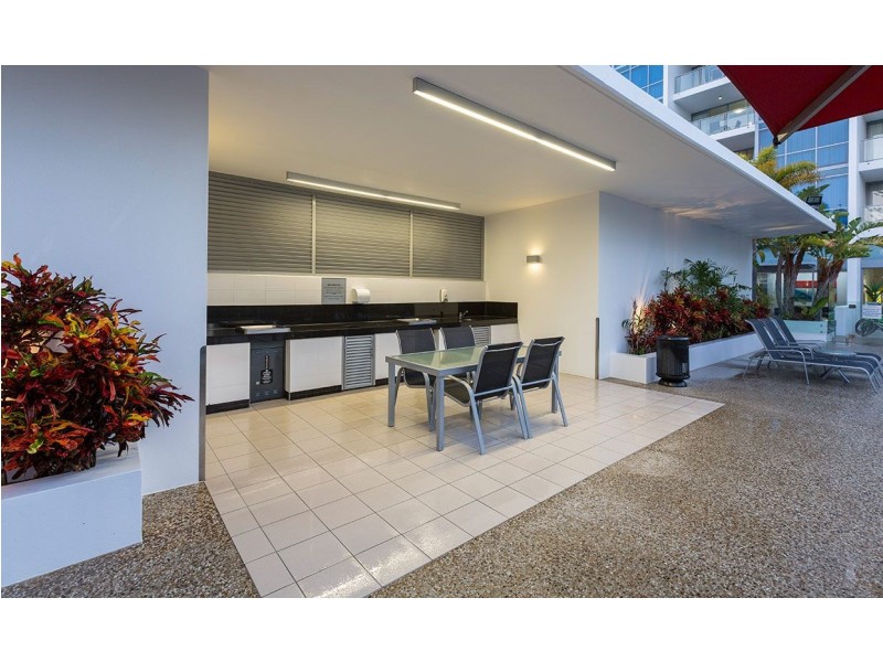 104/25 Surf Parade, Broadbeach QLD 4218