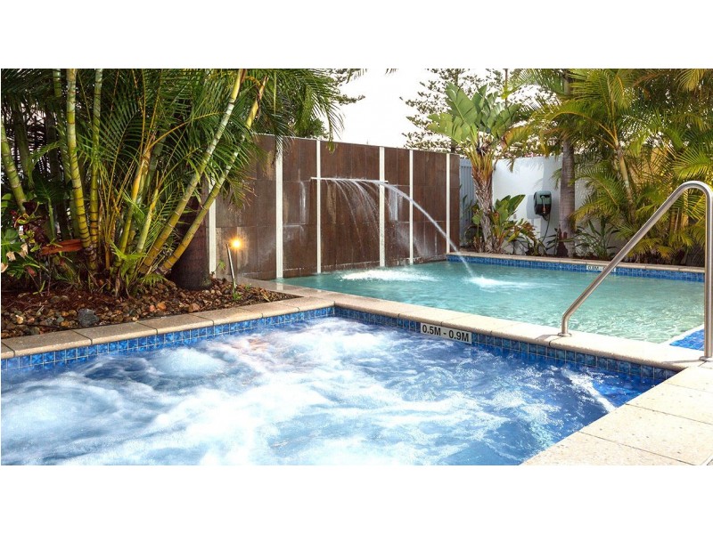 104/25 Surf Parade, Broadbeach QLD 4218