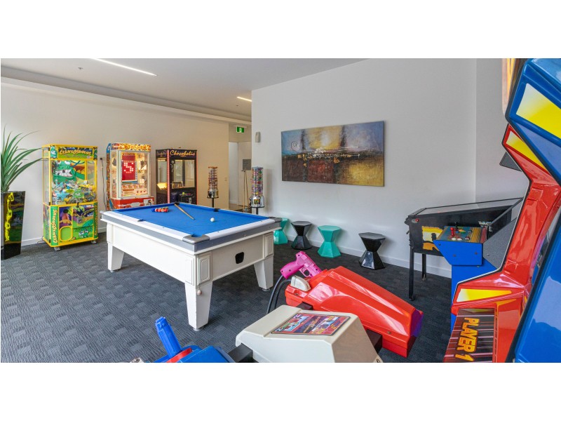 104/25 Surf Parade, Broadbeach QLD 4218