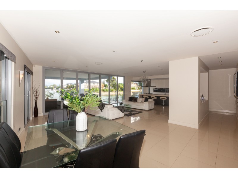 90 Monaco Street, Broadbeach Waters QLD 4218