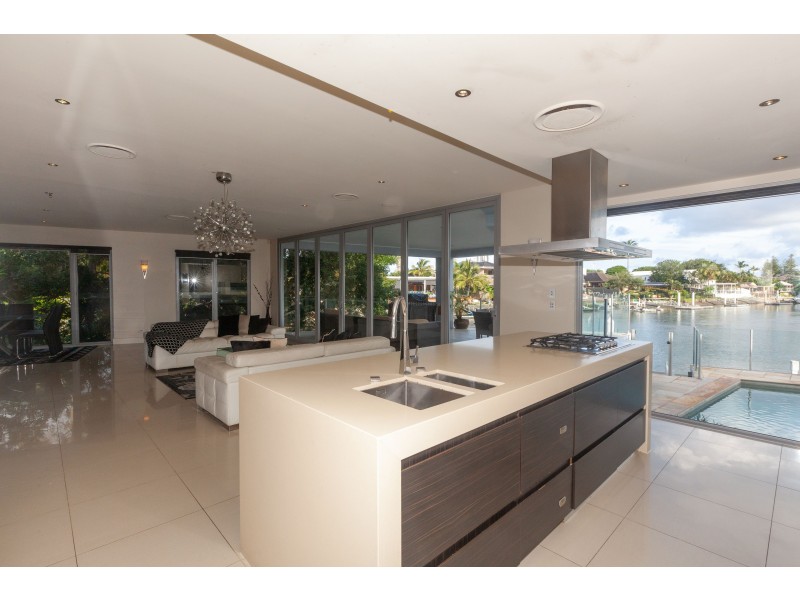 90 Monaco Street, Broadbeach Waters QLD 4218