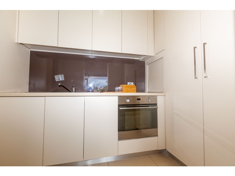 90 Monaco Street, Broadbeach Waters QLD 4218