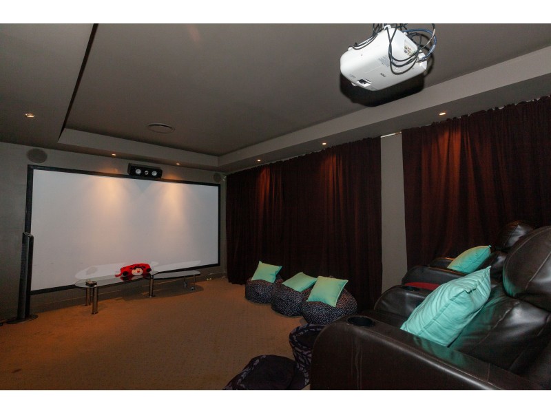 90 Monaco Street, Broadbeach Waters QLD 4218