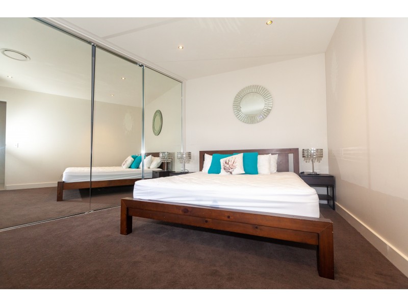 90 Monaco Street, Broadbeach Waters QLD 4218