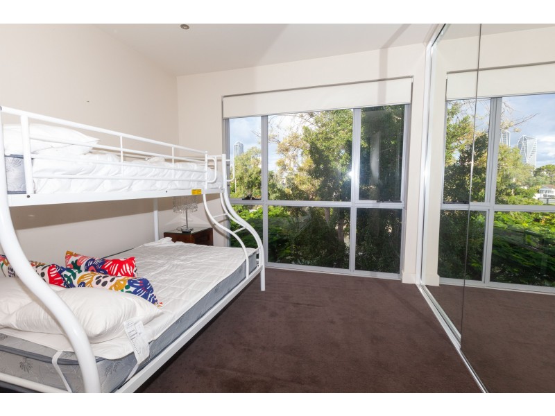 90 Monaco Street, Broadbeach Waters QLD 4218