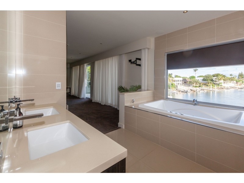 90 Monaco Street, Broadbeach Waters QLD 4218