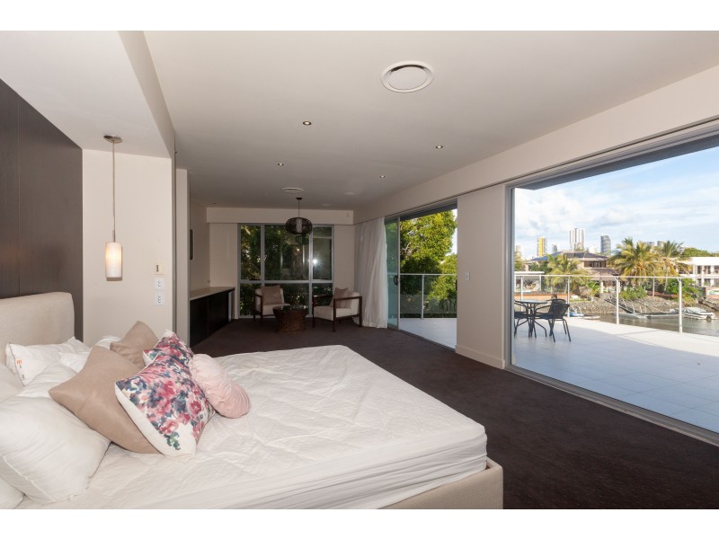 90 Monaco Street, Broadbeach Waters QLD 4218