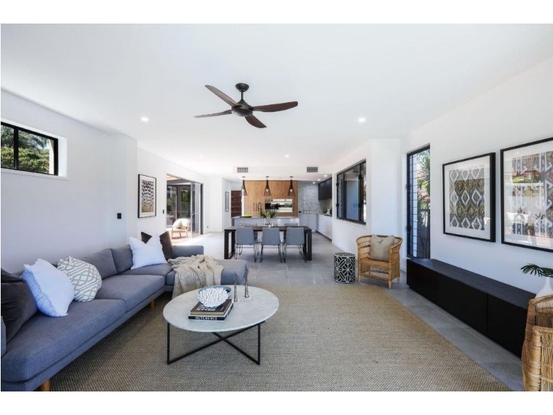 1/39 Holland Court, Broadbeach Waters QLD 4218