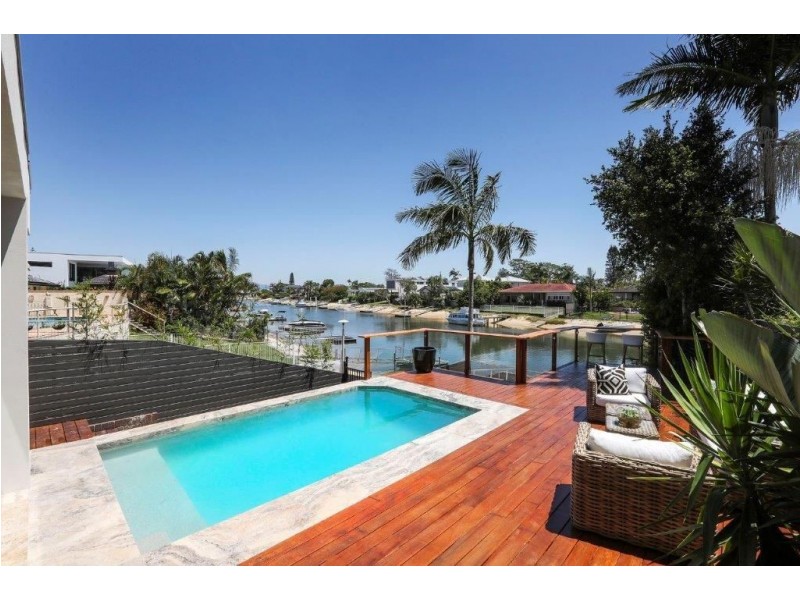 1/39 Holland Court, Broadbeach Waters QLD 4218