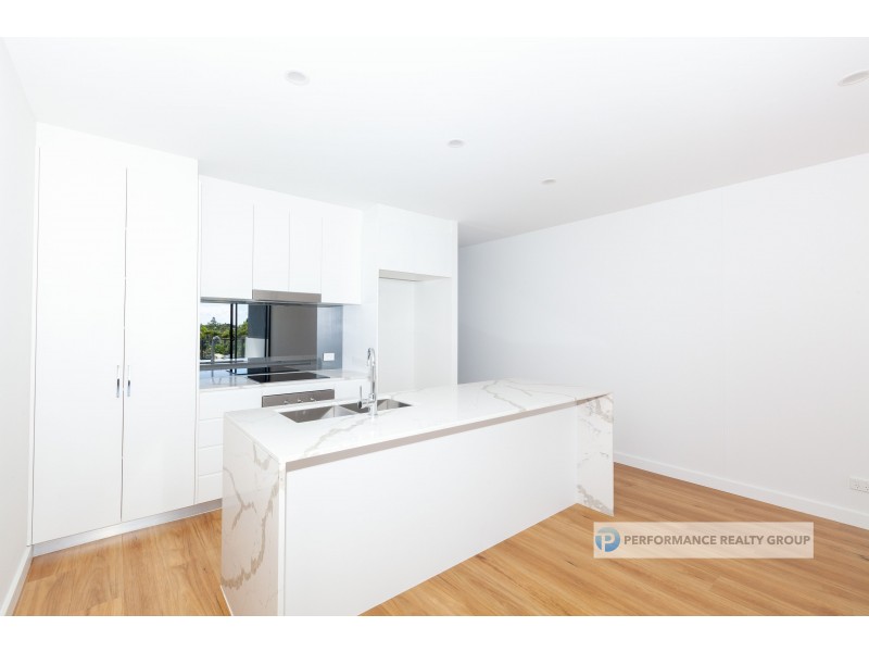 302/137 Eugaree Street, Southport QLD 4215