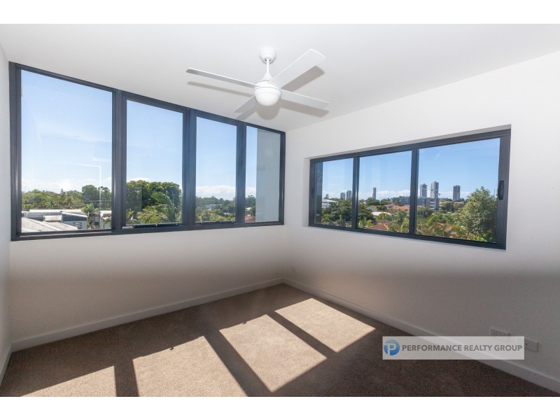 302/137 Eugaree Street, Southport QLD 4215