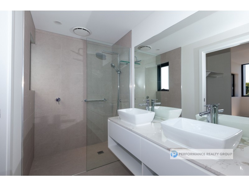 302/137 Eugaree Street, Southport QLD 4215