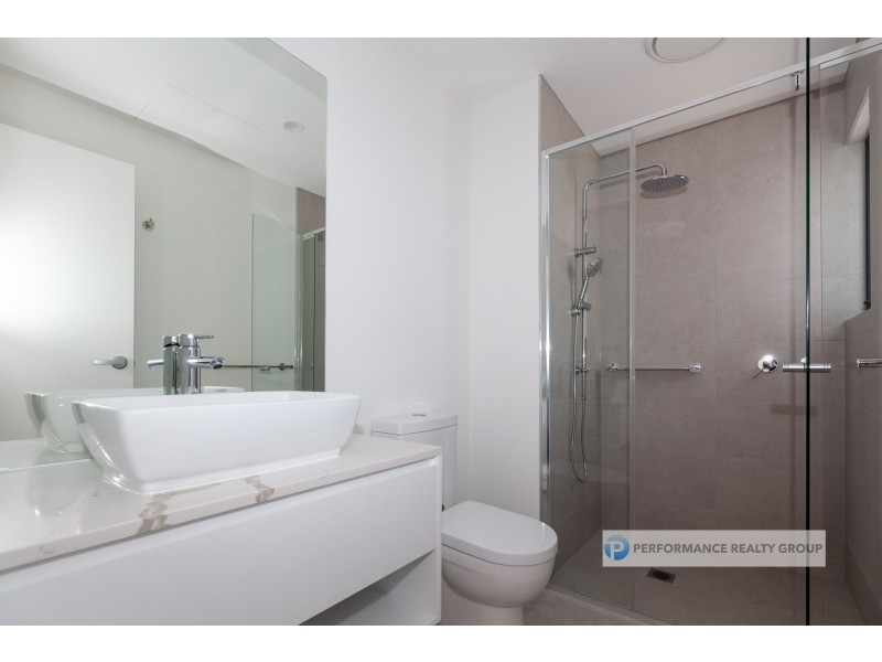 302/137 Eugaree Street, Southport QLD 4215