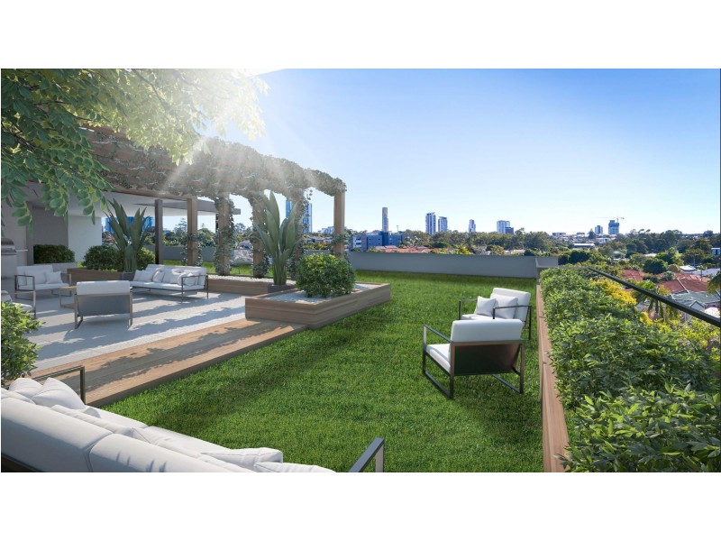 302/137 Eugaree Street, Southport QLD 4215