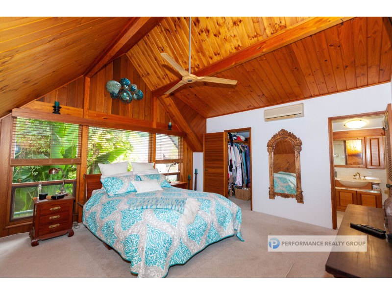 1 Langford Court, Mermaid Waters QLD 4218