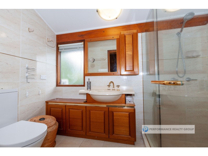 1 Langford Court, Mermaid Waters QLD 4218