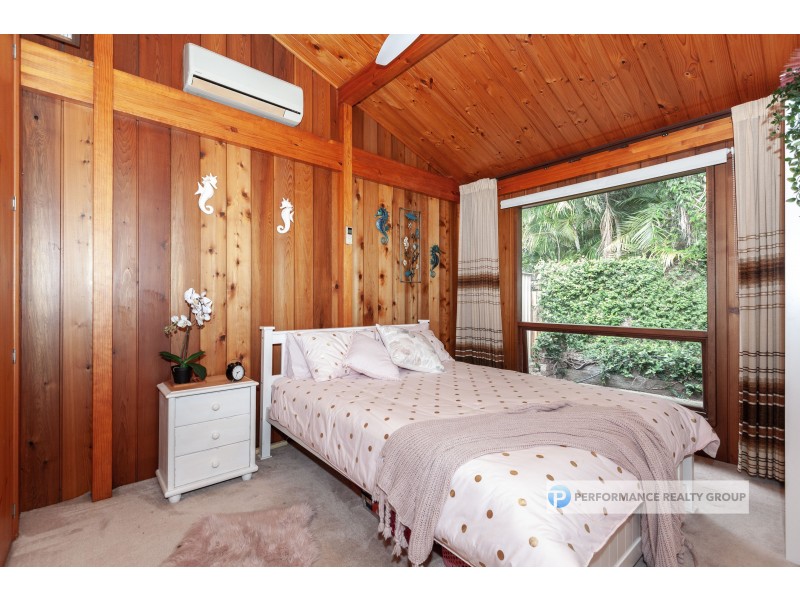 1 Langford Court, Mermaid Waters QLD 4218